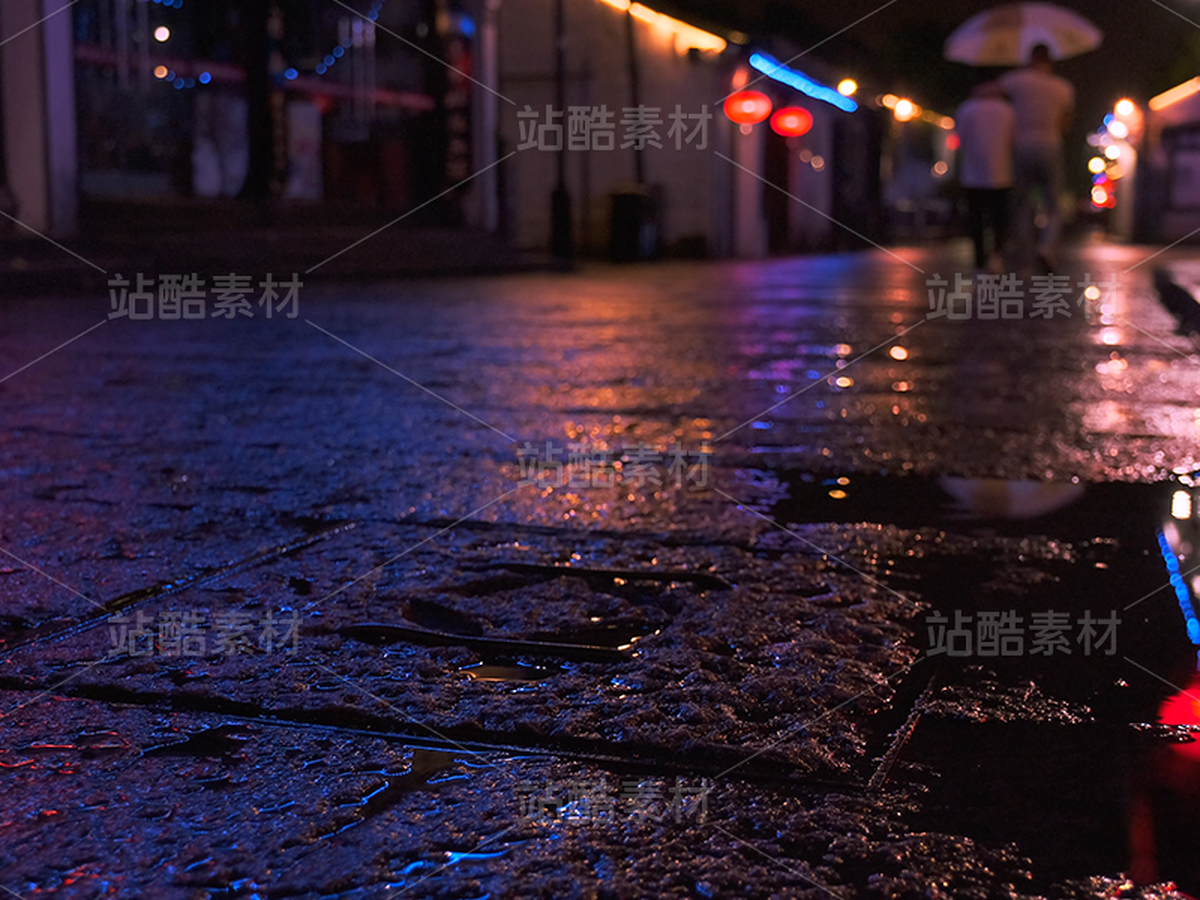 兩個人撐傘走在雨夜紹興魯迅故里景區(qū)古鎮(zhèn)街區(qū)石板路（主預(yù)覽-51967） - 未分類 - 站酷設(shè)計師HQC的視界觀原創(chuàng)素材 - 站酷ZCOOL