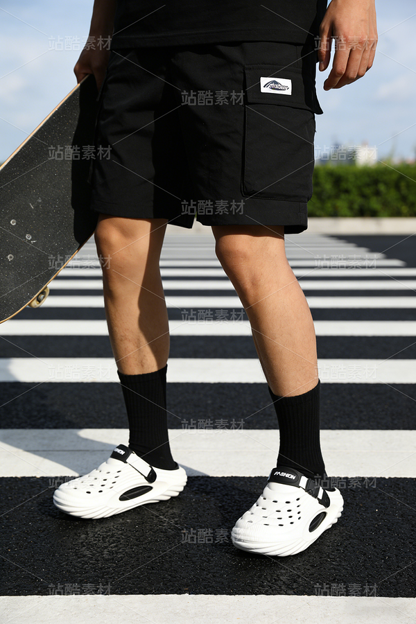 洞洞鞋产品场景AI作品（主预览-12765066） - 未分类 - 站酷设计师喻生有你原创素材 - 站酷ZCOOL