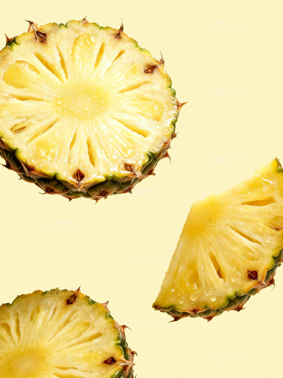 浅黄背景下悬浮的新鲜菠萝切片 商业美食摄影素材