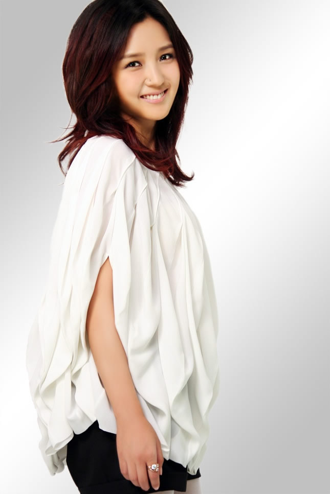 微笑女生何洁高清图片